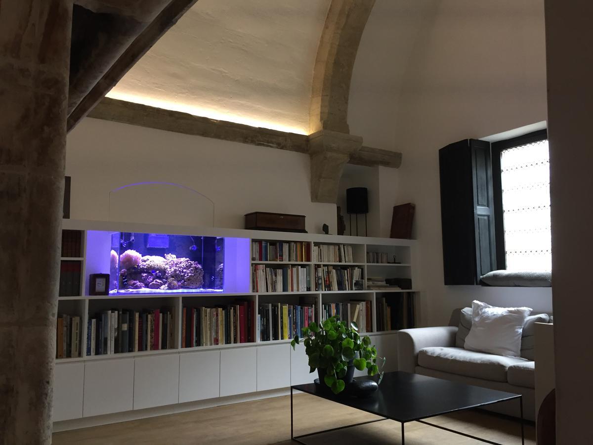Bed and Breakfast Tour Sarrazine De Montaren Экстерьер фото