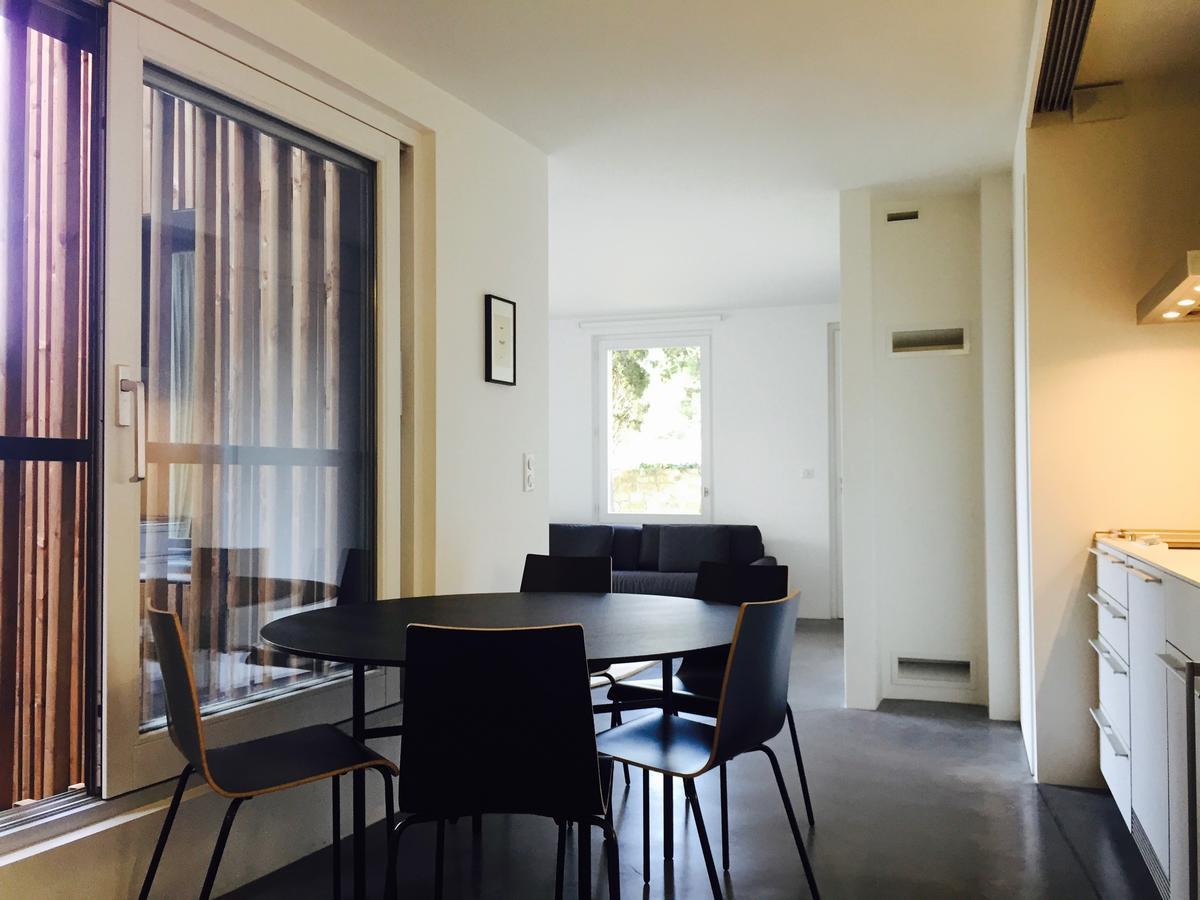Bed and Breakfast Tour Sarrazine De Montaren Экстерьер фото