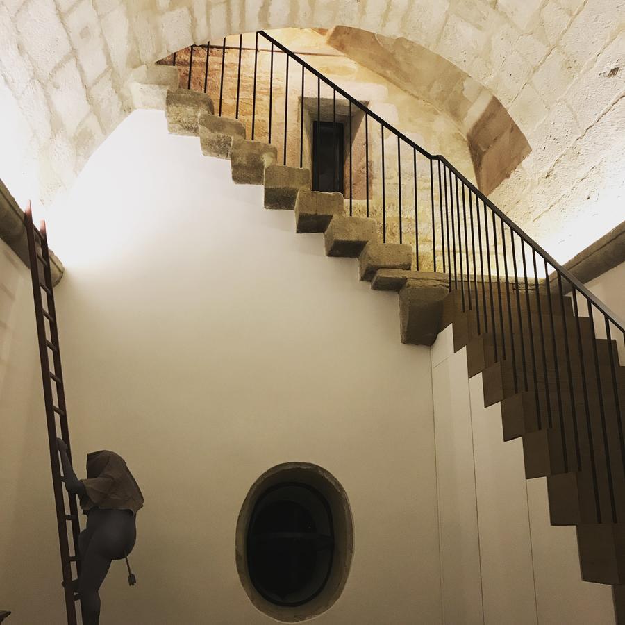 Bed and Breakfast Tour Sarrazine De Montaren Экстерьер фото